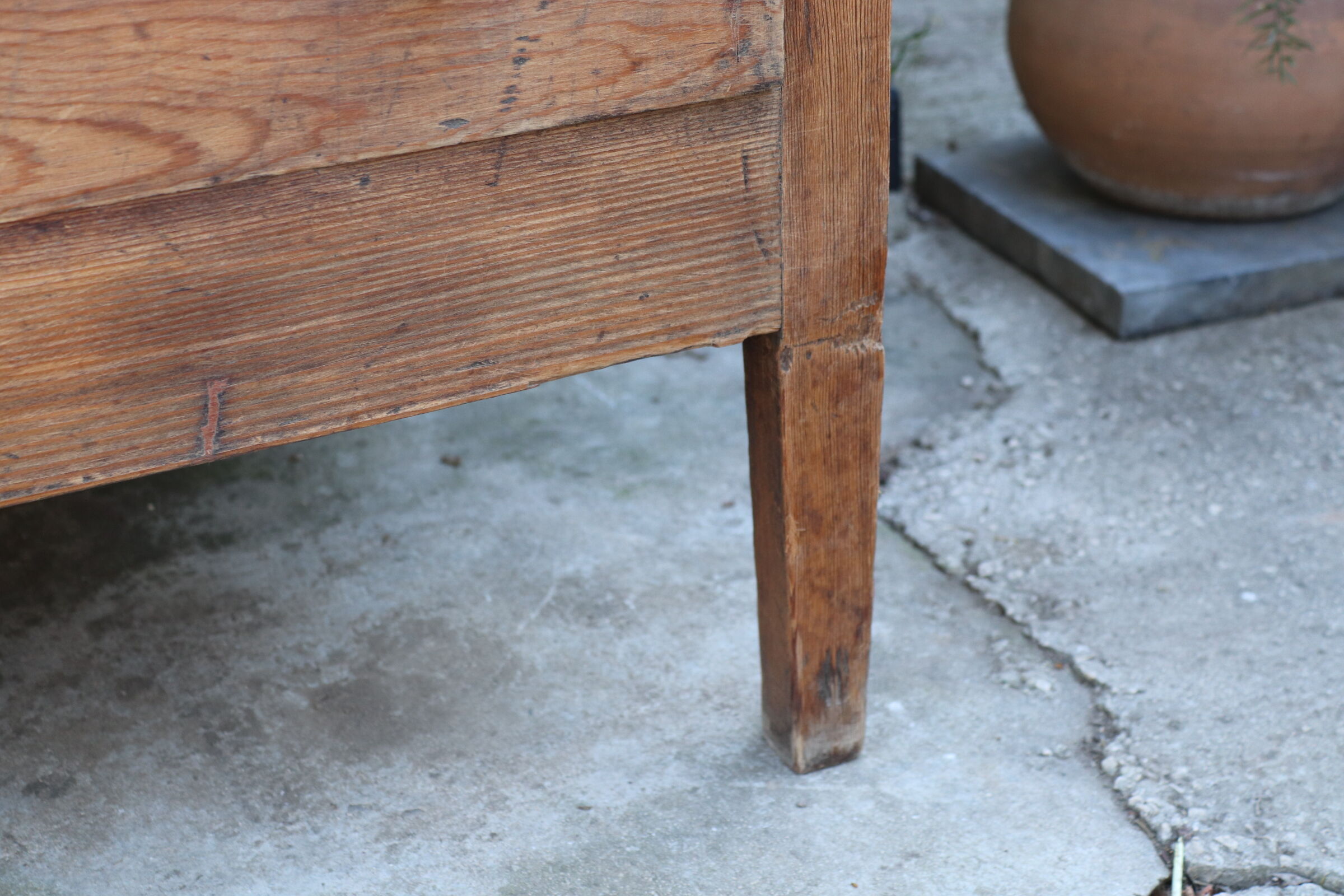Chest of drawers in solid wood 19th