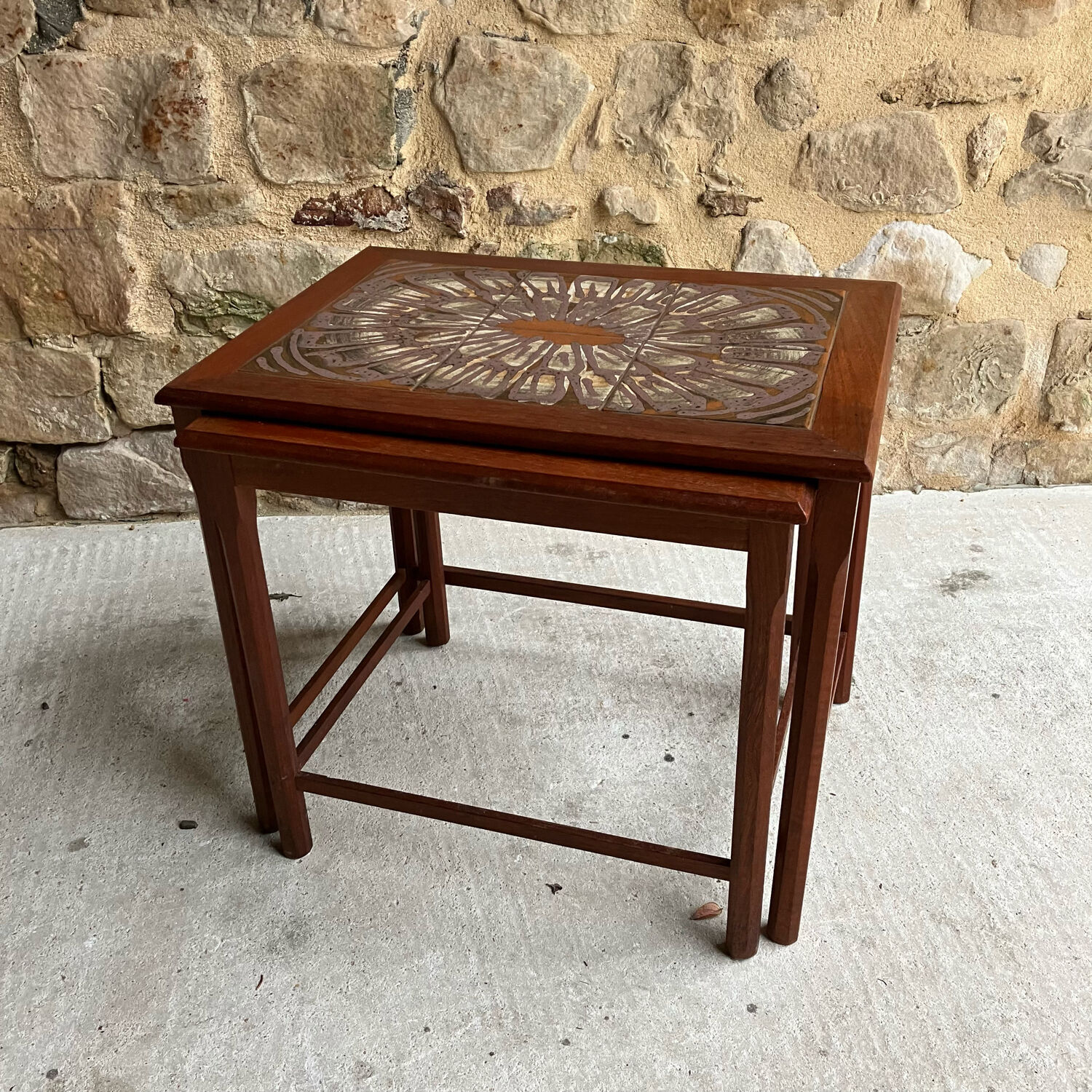 Ceramic trundle table