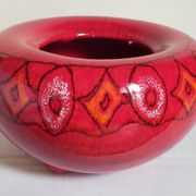 Vase tripode céramique à l'émail rouge vif vintage