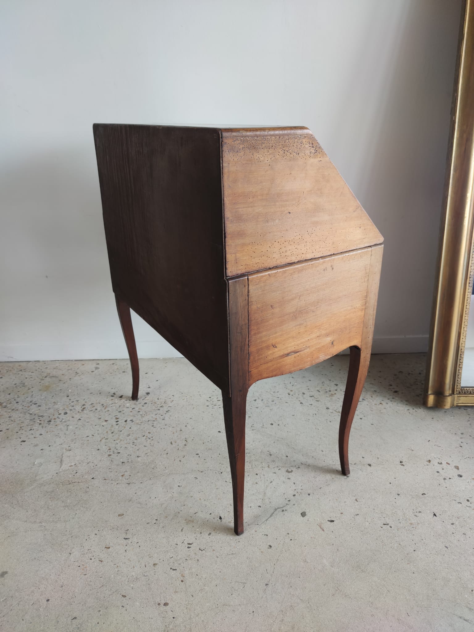 Bureau de pente en bois naturel