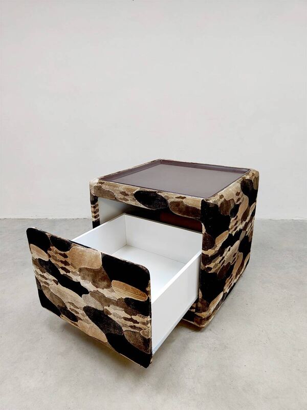 Table de chevet de table d'armoire de boîte de camouflage vintage