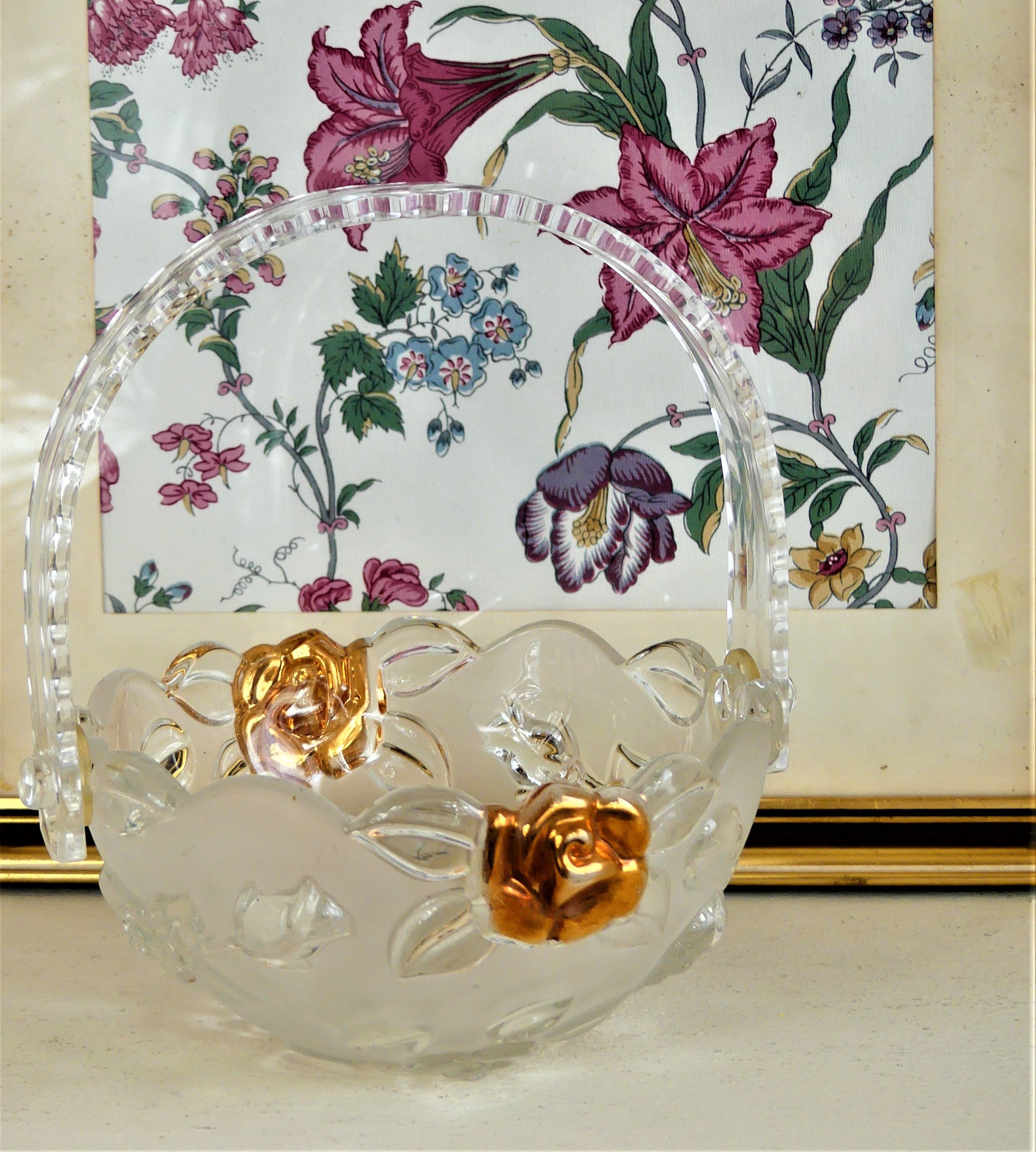 Decorative Basket in molded glass - Vintage glass pocket-empty-pocket