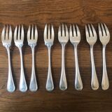 8 fourchettes à poisson dépareillés, métal argenté