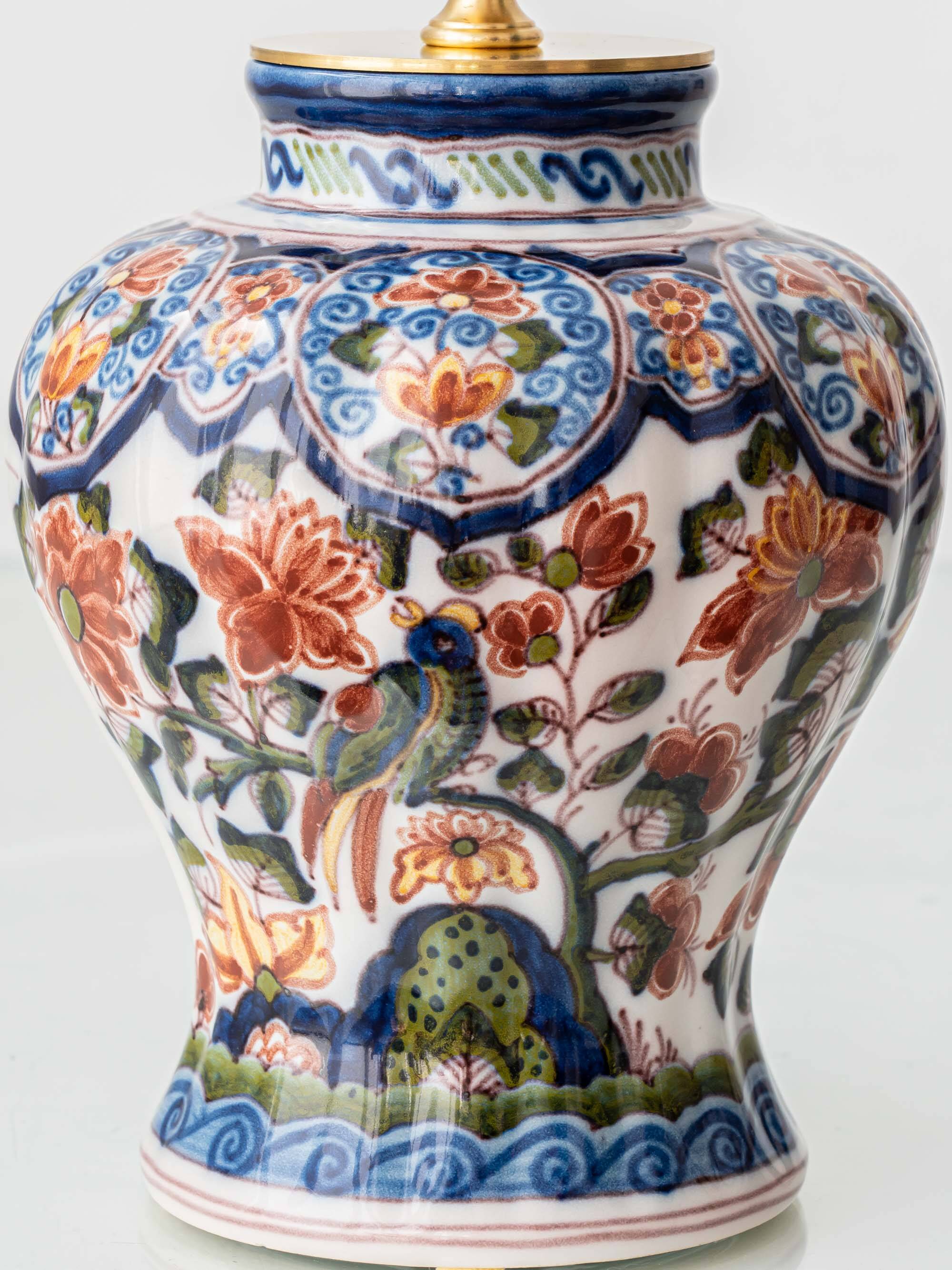 Dutch chinoiserie table lamp in polychrome Delftware, Makkum, with a new coral silk shade