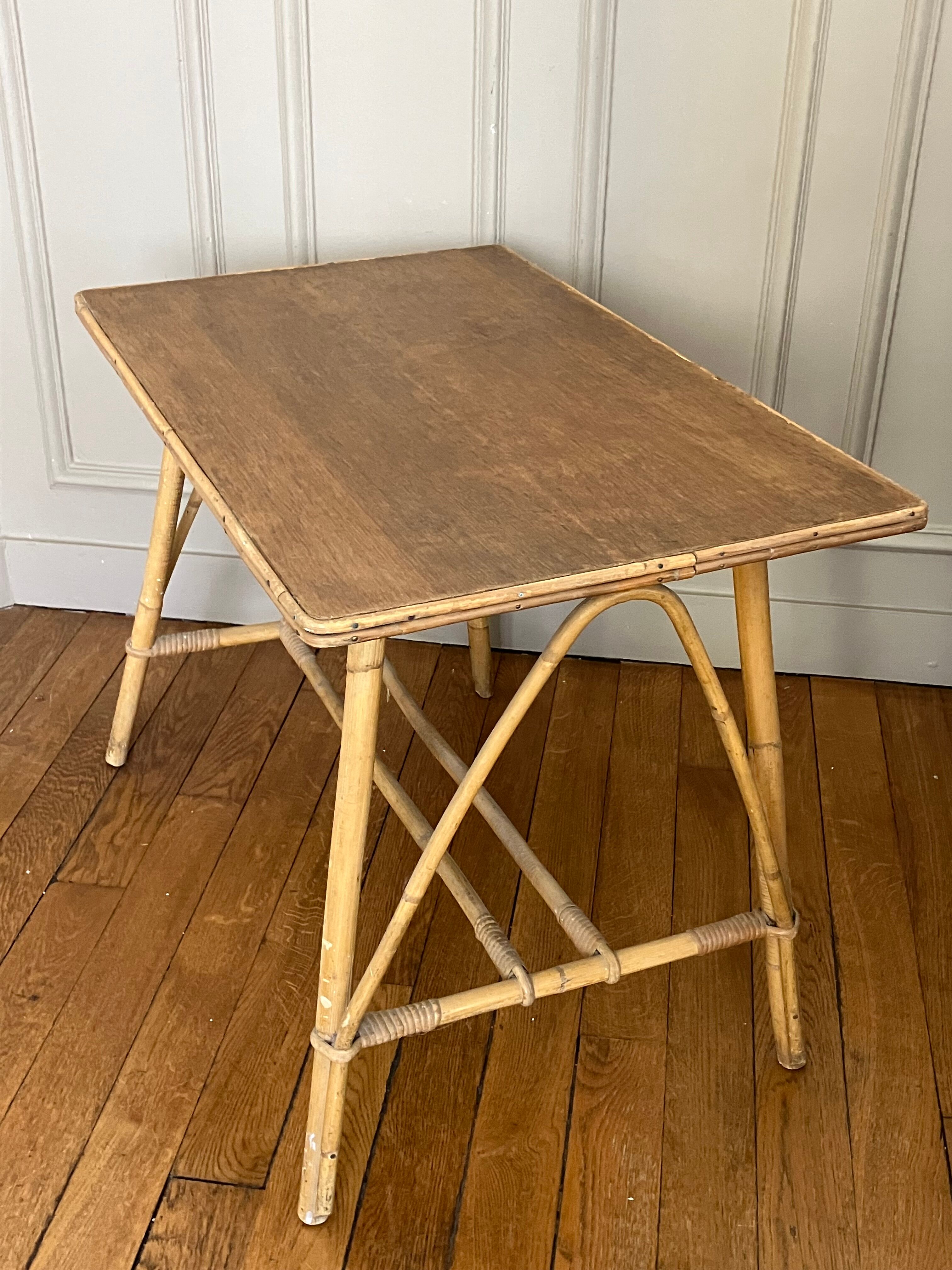 Vintage rattan table / dessert