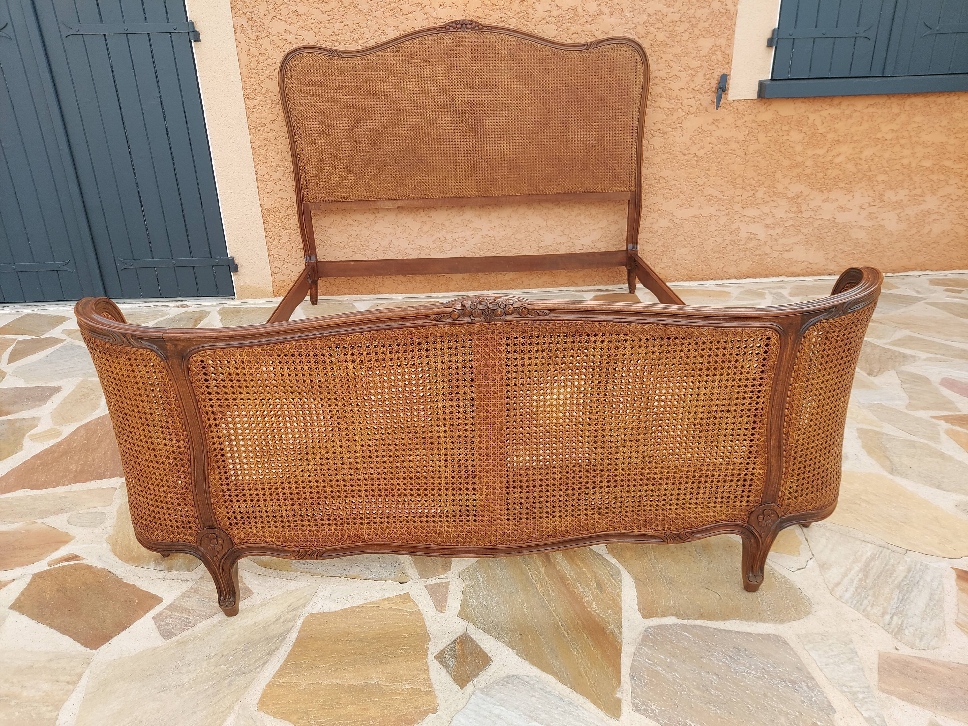 Lit corbeille cannage style Louis XV début XXeme