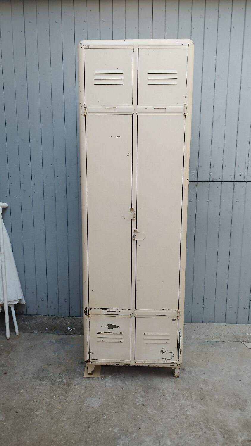 Vintage metal locker with 2 doors