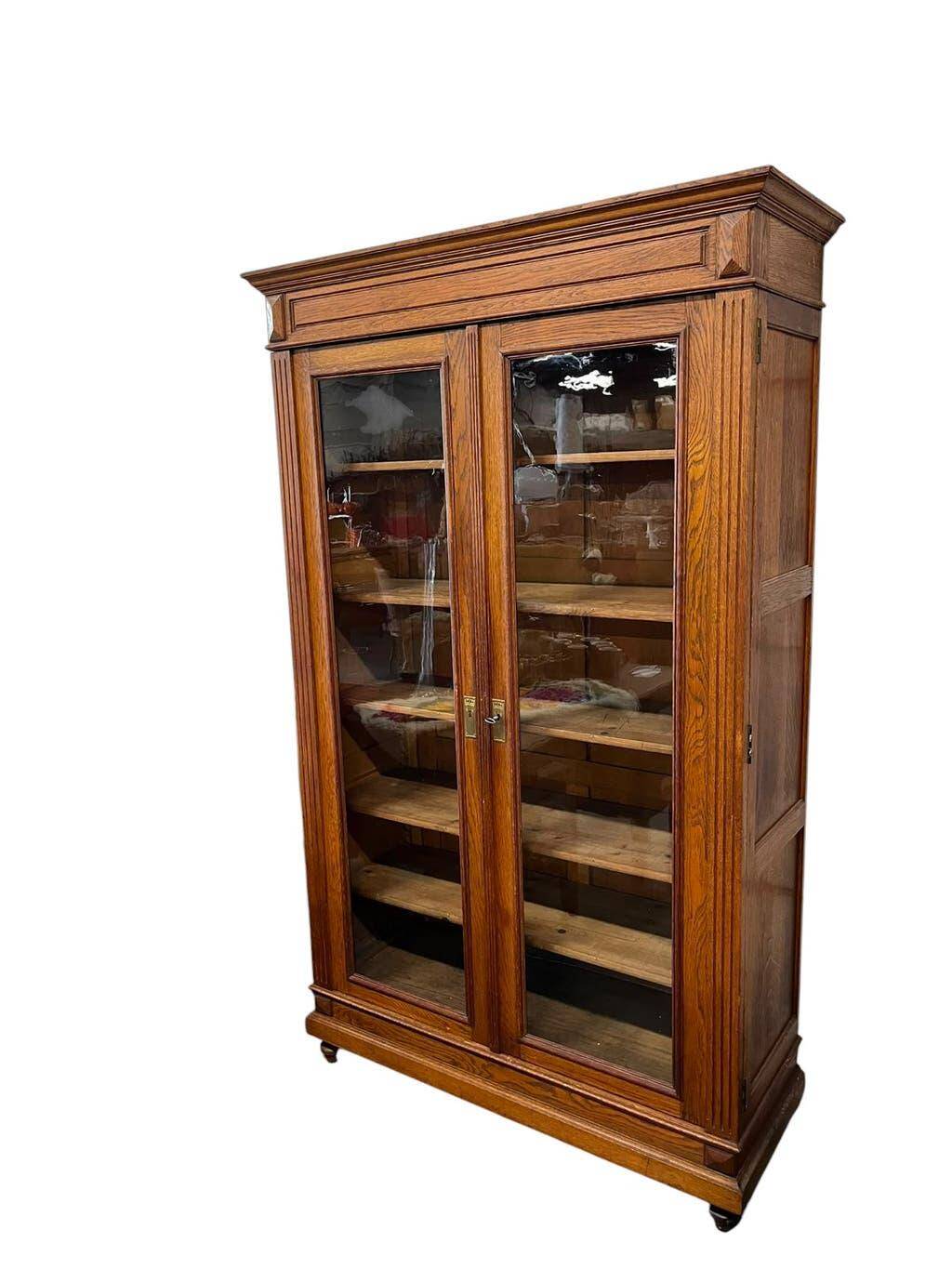 Vintage wooden laboratory cabinet/display cabinet/pharmacy cabinet