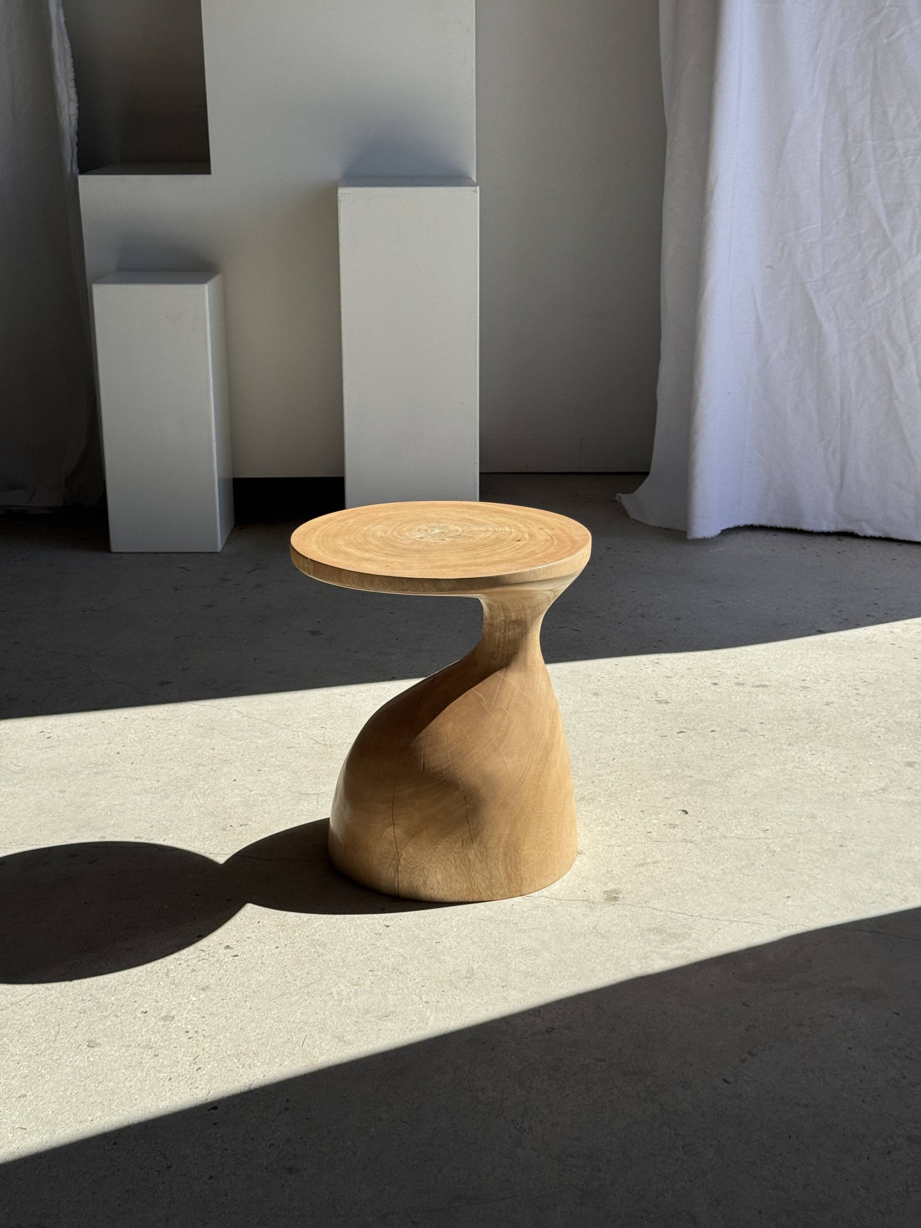 Sexy Neck - Solid wood (monoxyle) side table in natural colour H45