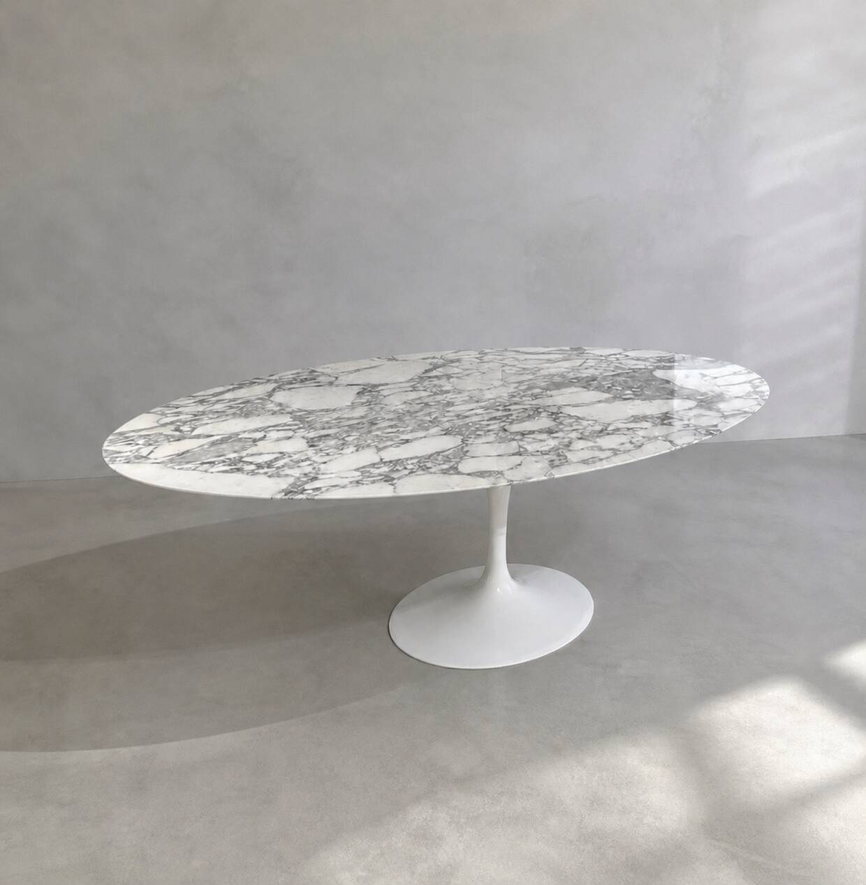 Oval Tulip Marble Table by Saarinen for Knoll - 244 cm