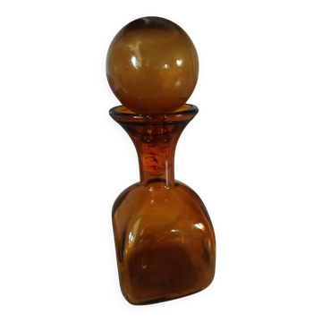 Carafe vintage en verre ambré 