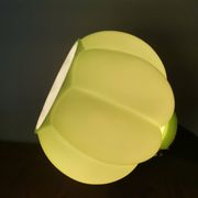 Lampe de table articulée moderniste en verre et laiton à boîtier vert