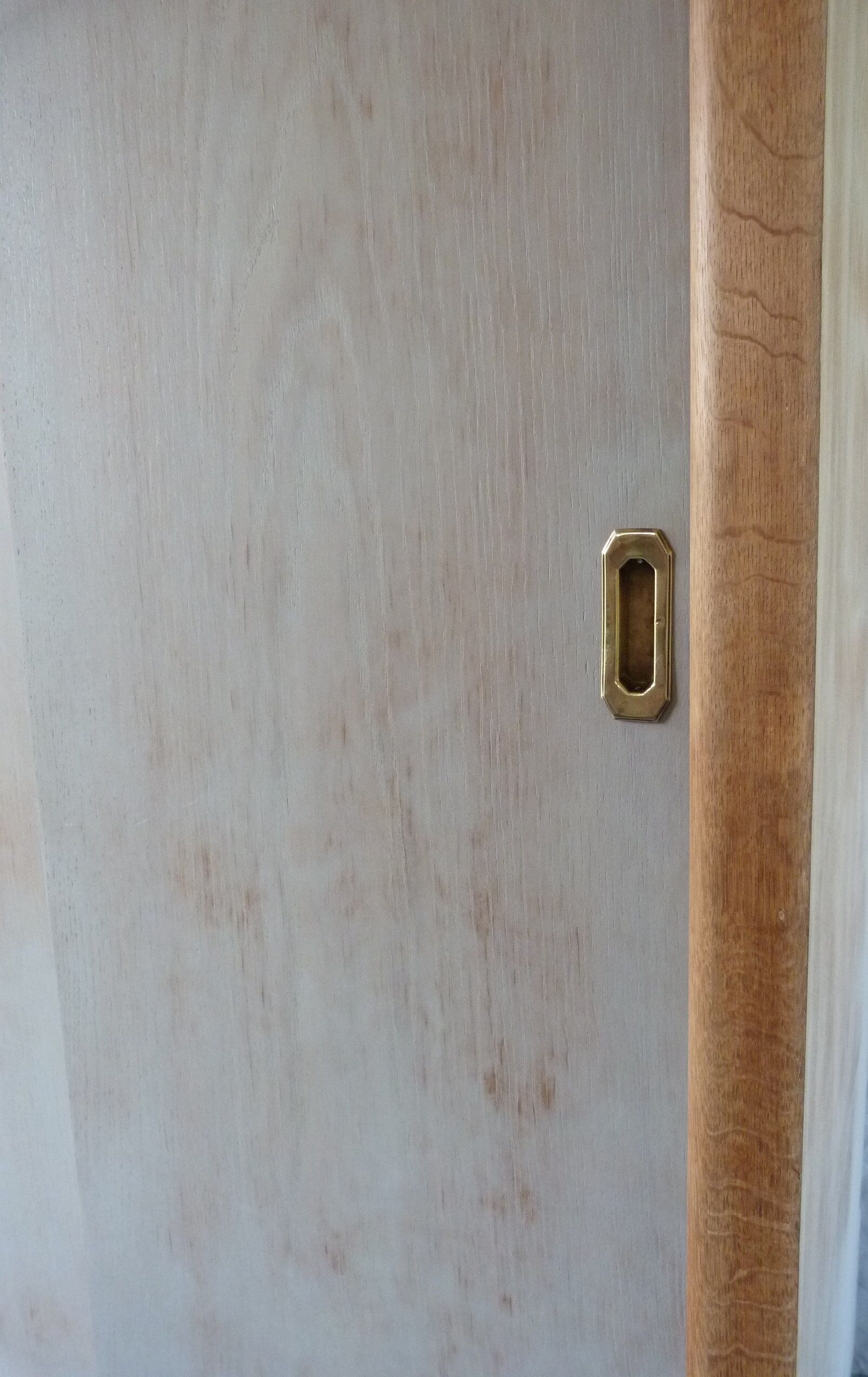 Art deco sliding door cabinet