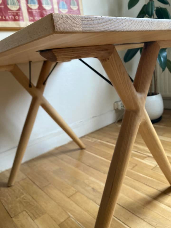 Table style japandi oak natural