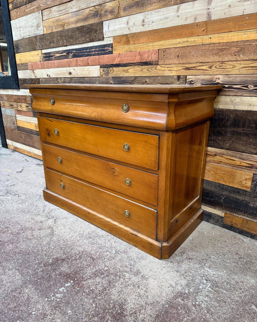 Commode ancienne en merisier