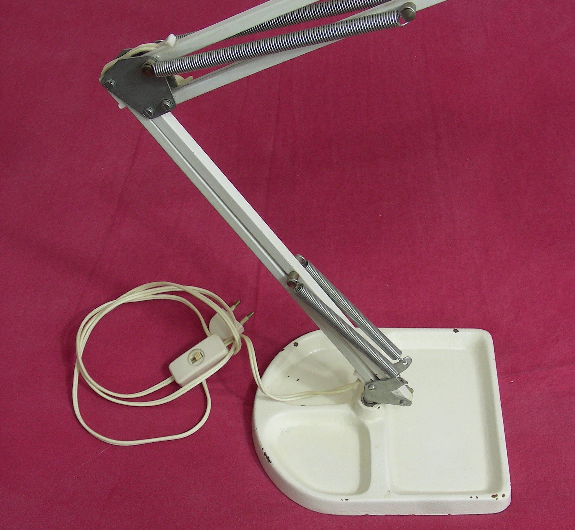 Lamp architect articulated base white cast