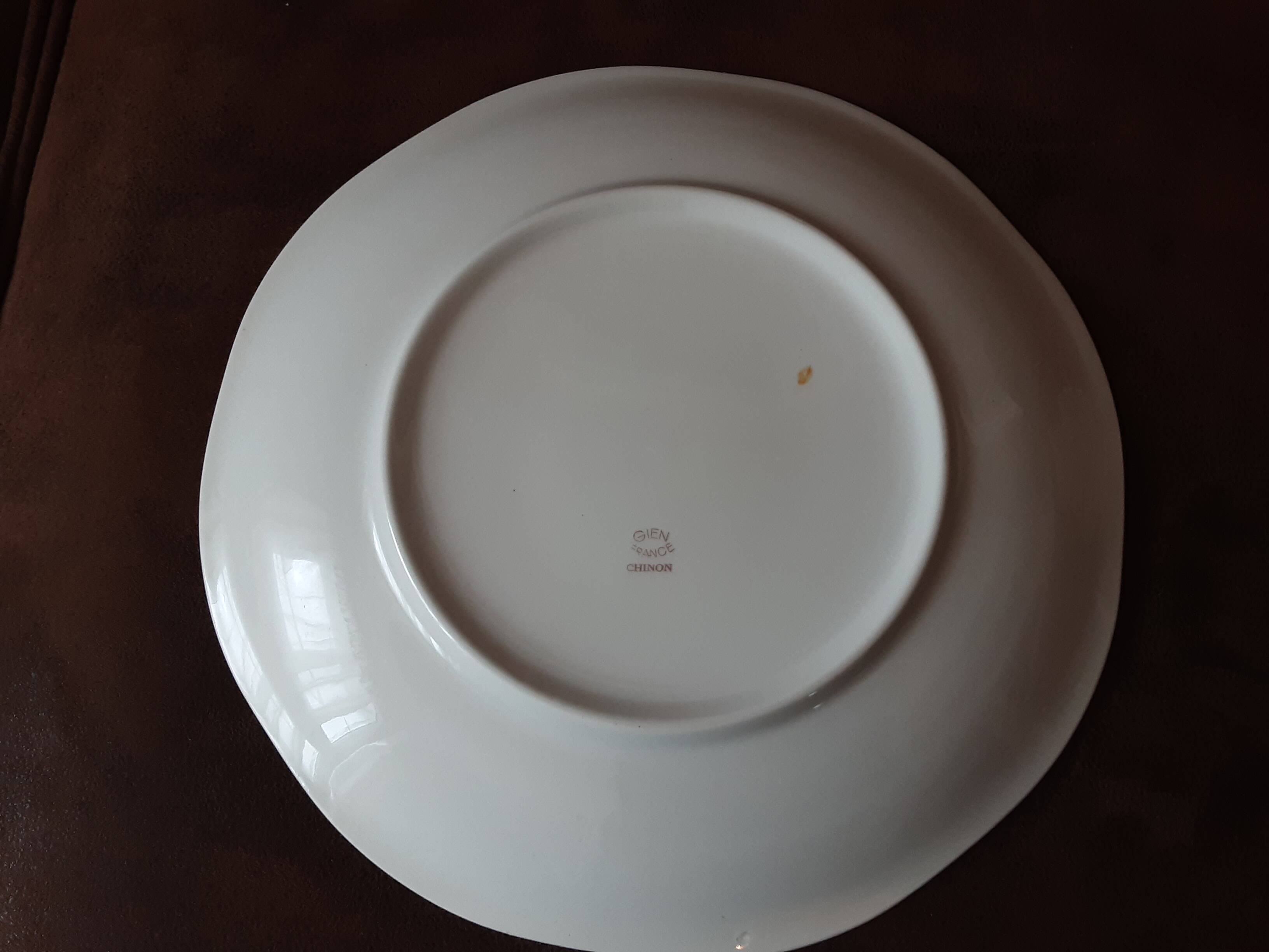 Gien semi-hollow dish