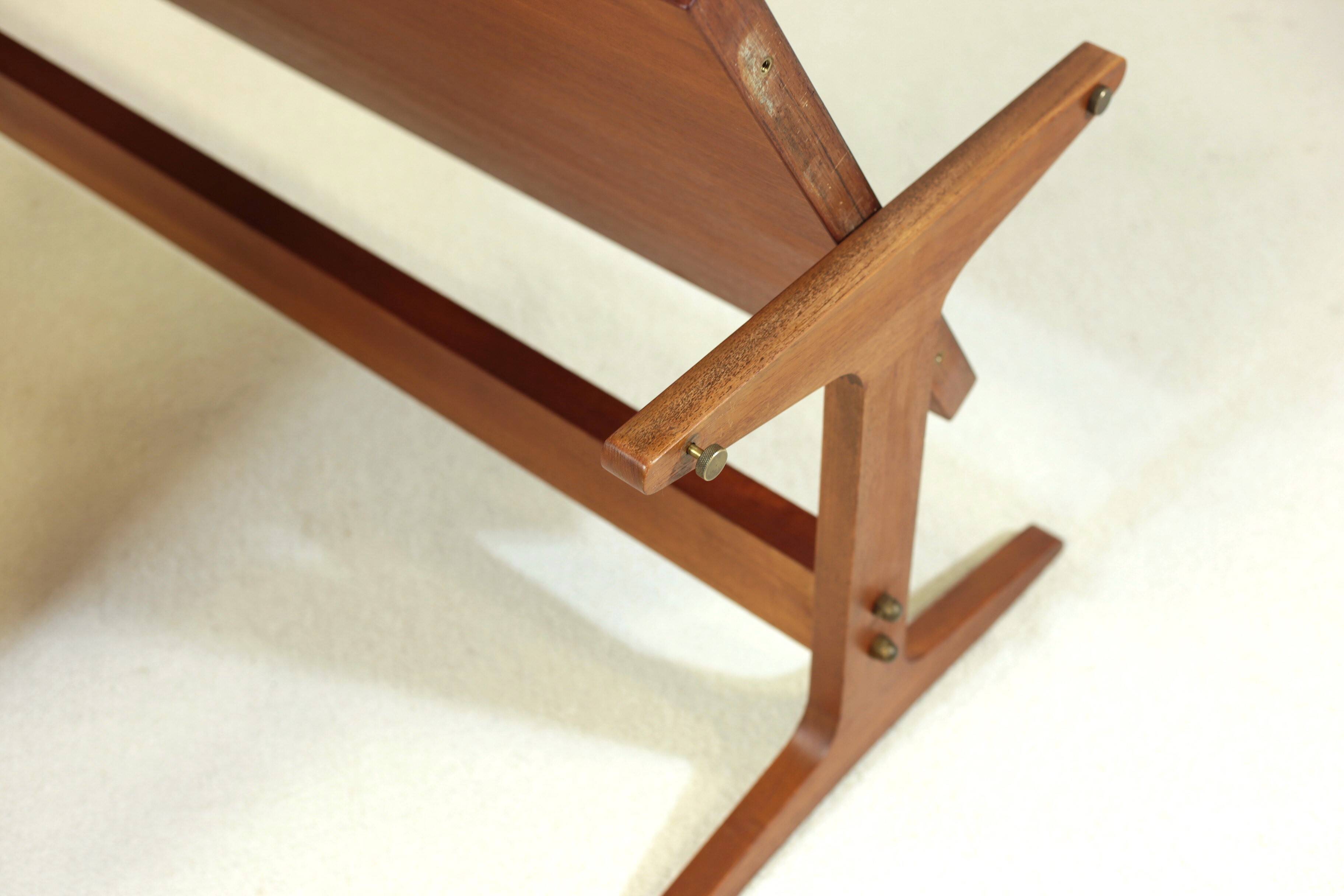 Reversible coffee table