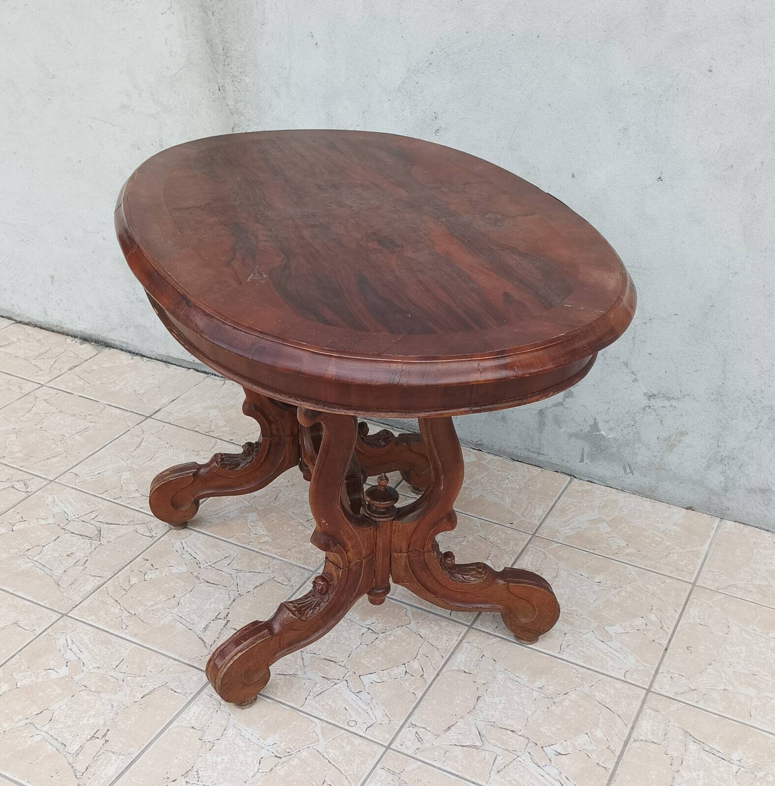 Napoleon III guéridon table in walnut