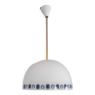 Suspension en verre opalin blanc et bleu, 1960