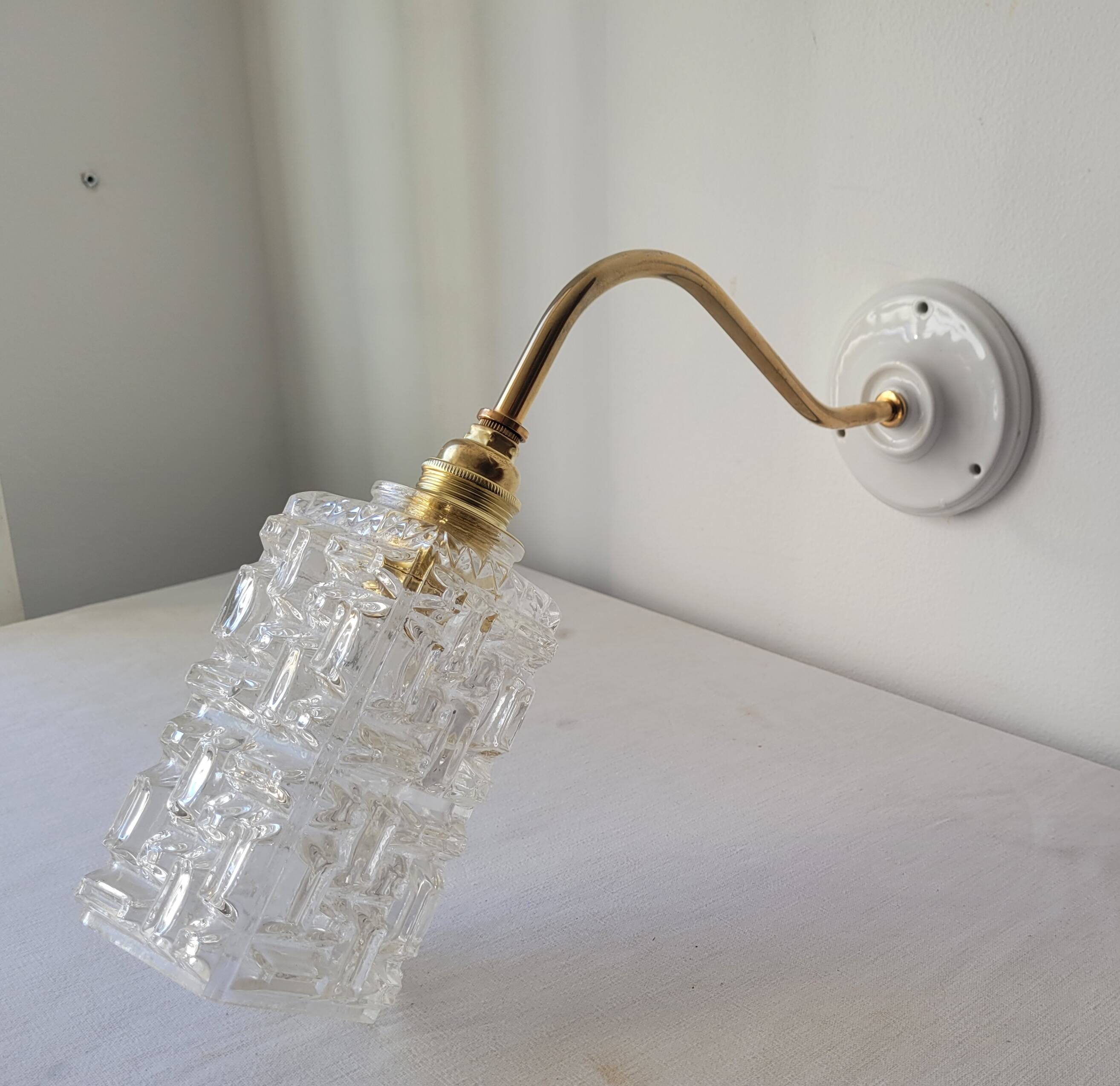 Wall lamp in glass, brass and porcelain