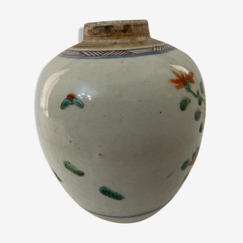 China small polychrome pot XVIII or early nineteenth