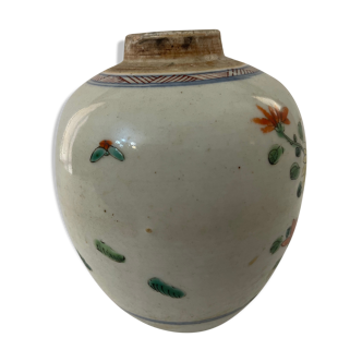 China small polychrome pot XVIII or early nineteenth