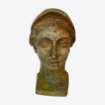 Sculpture en plâtre creux patinée "Buste d'une déesse " XX siècle