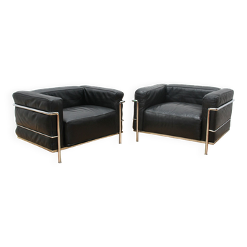 Pair of armchairs LC3
