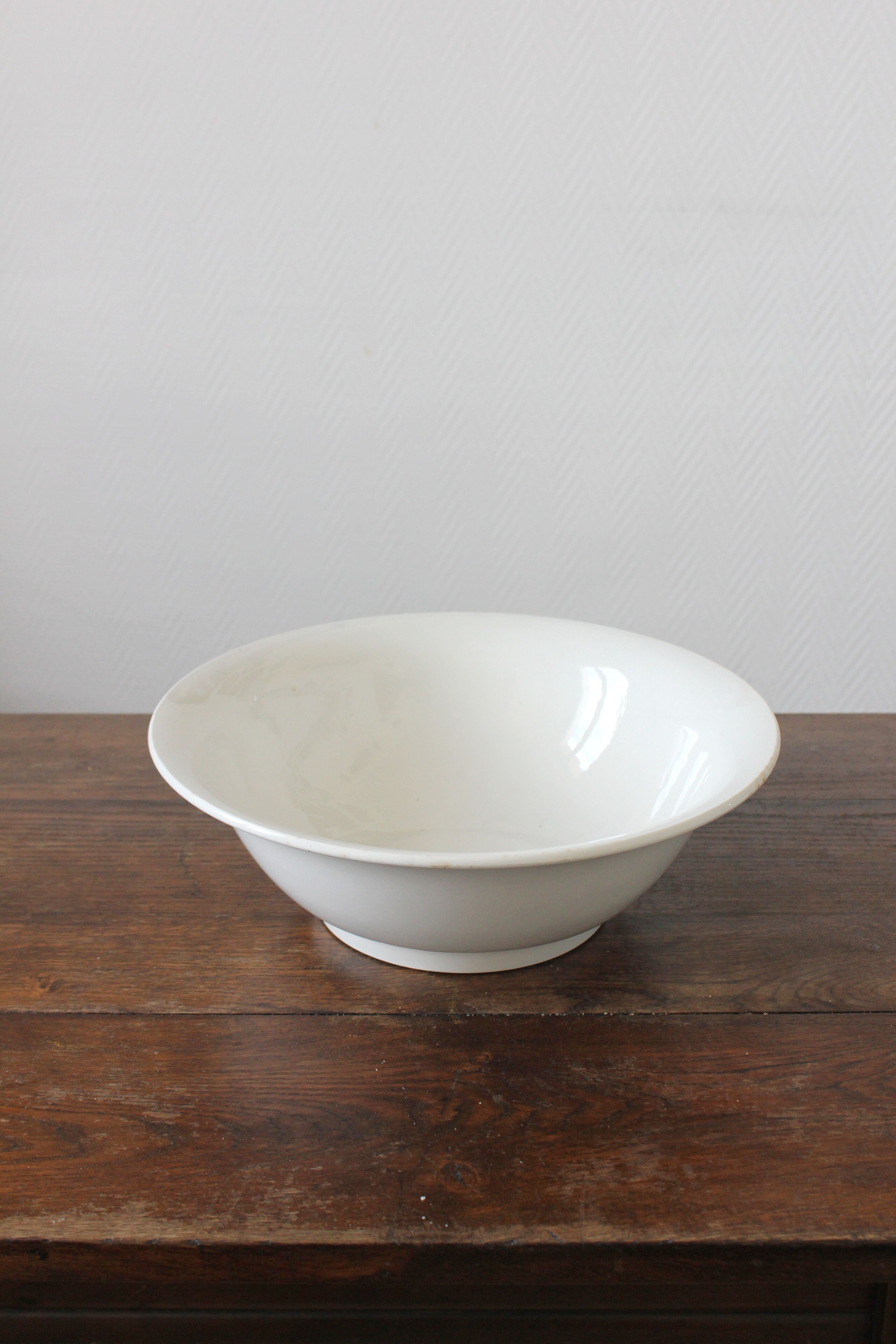Salad bowl in white earthenware iron earth Digoin Sarreguemines