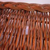 Table d’appoint avec porte revues en rotin
