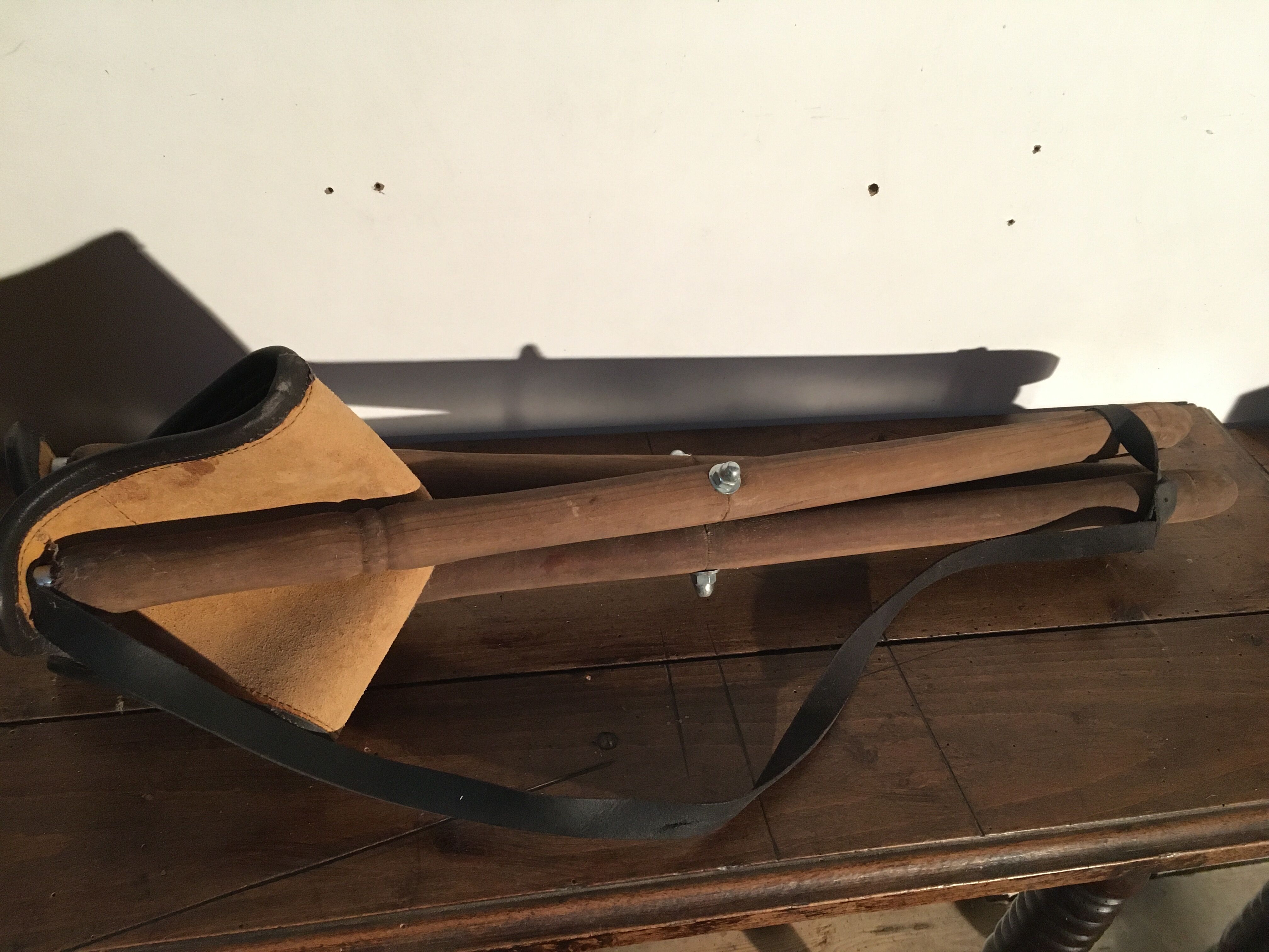 Foldable wooden and leather tripods