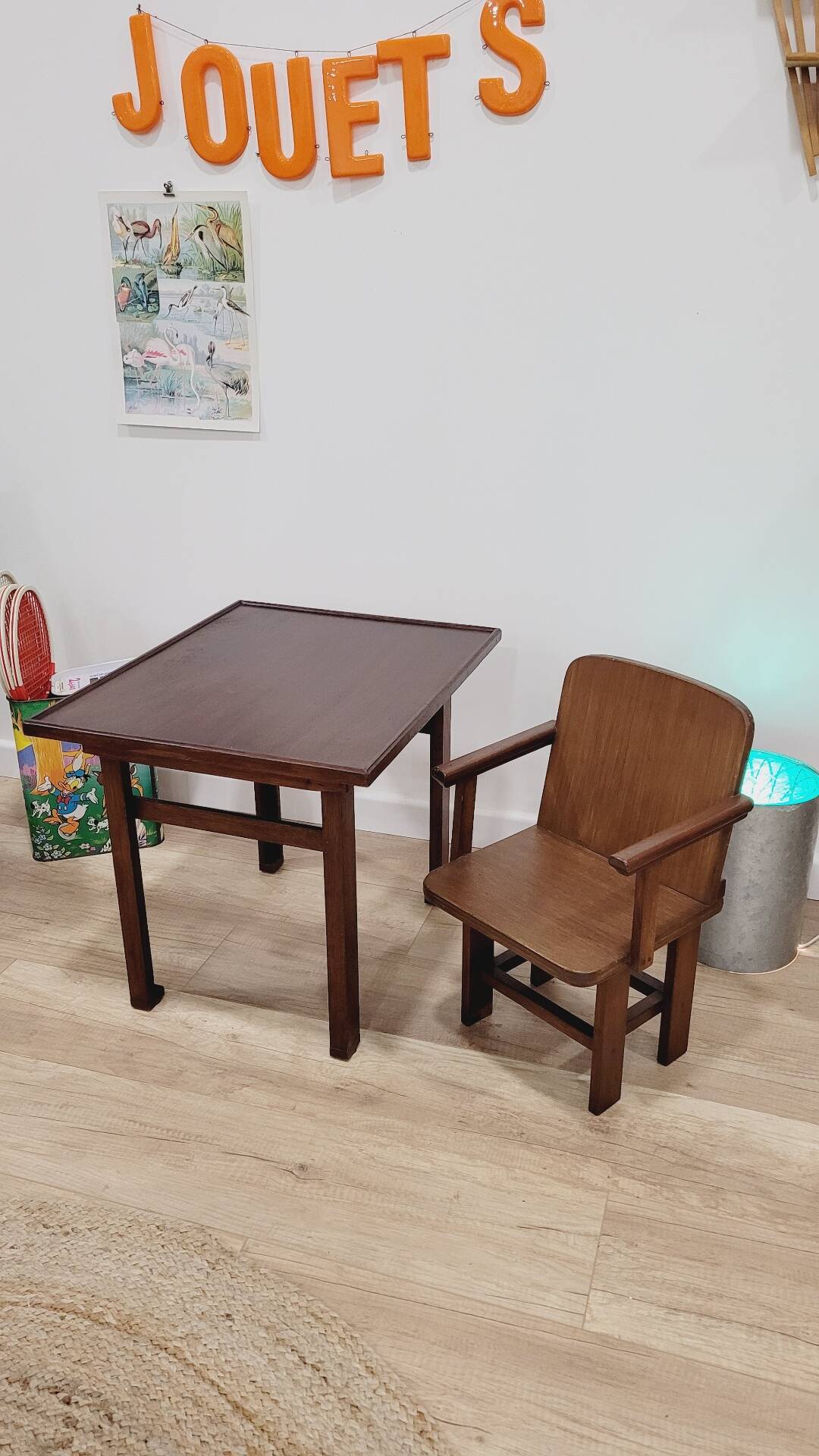 Child's desk