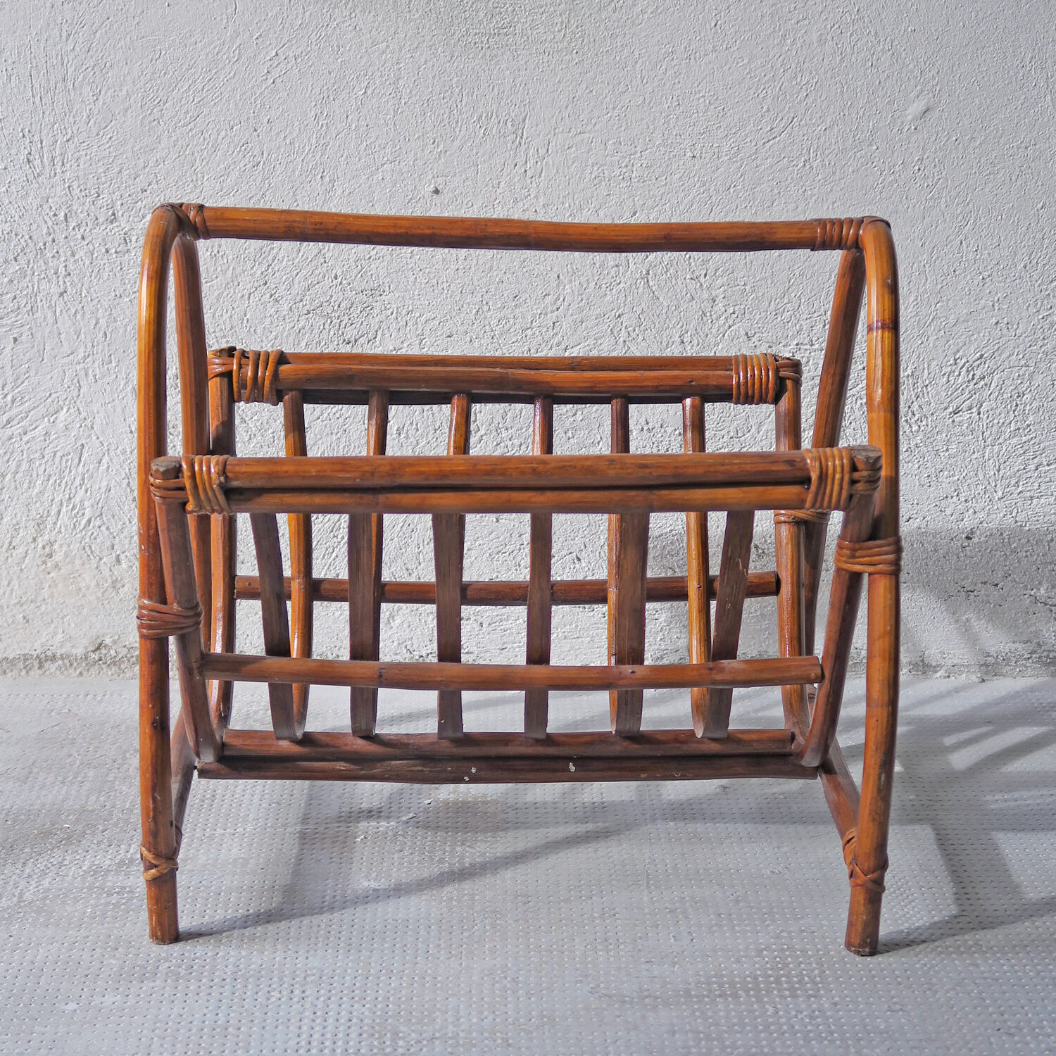 Reviewed door in rattan and bamboo