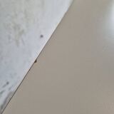 USM triangular table