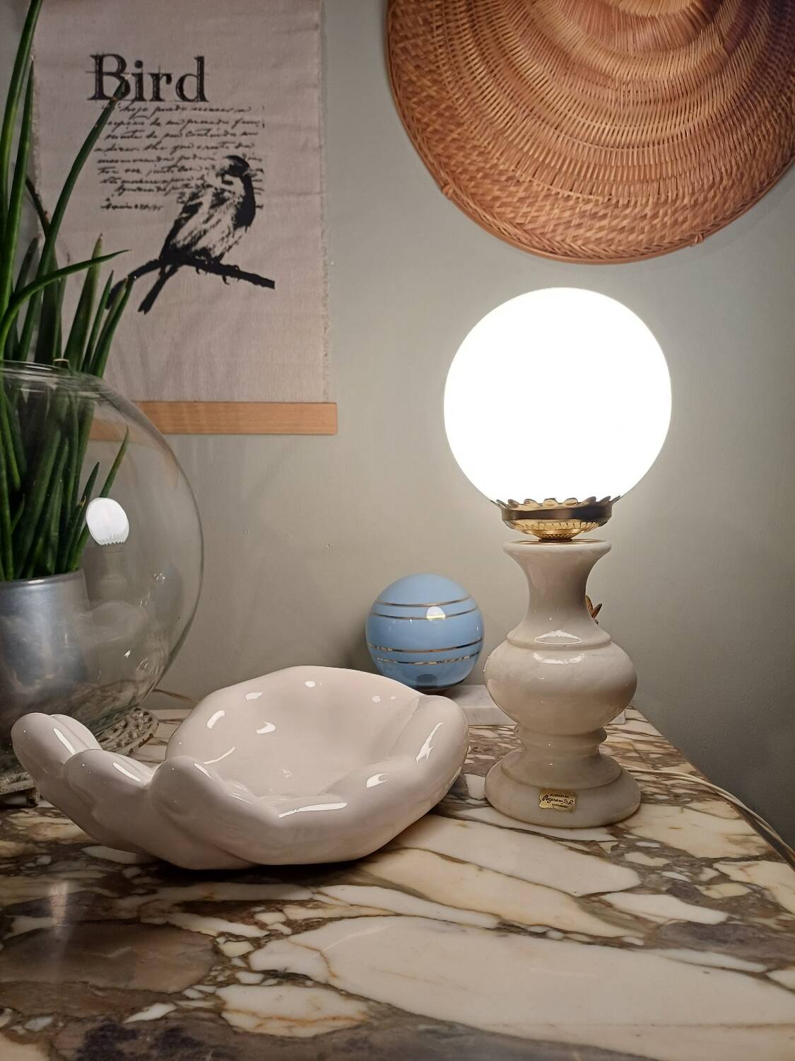 Globe lamp and alabaster base