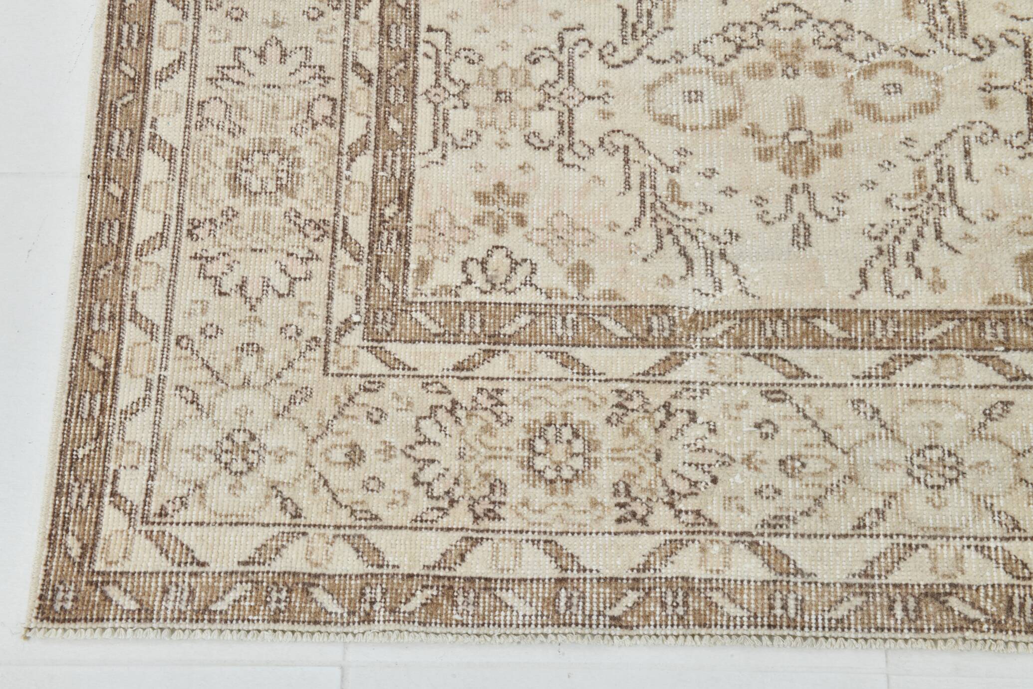 7x10 Floral Cream & Brown Vintage Rug, 212x317Cm