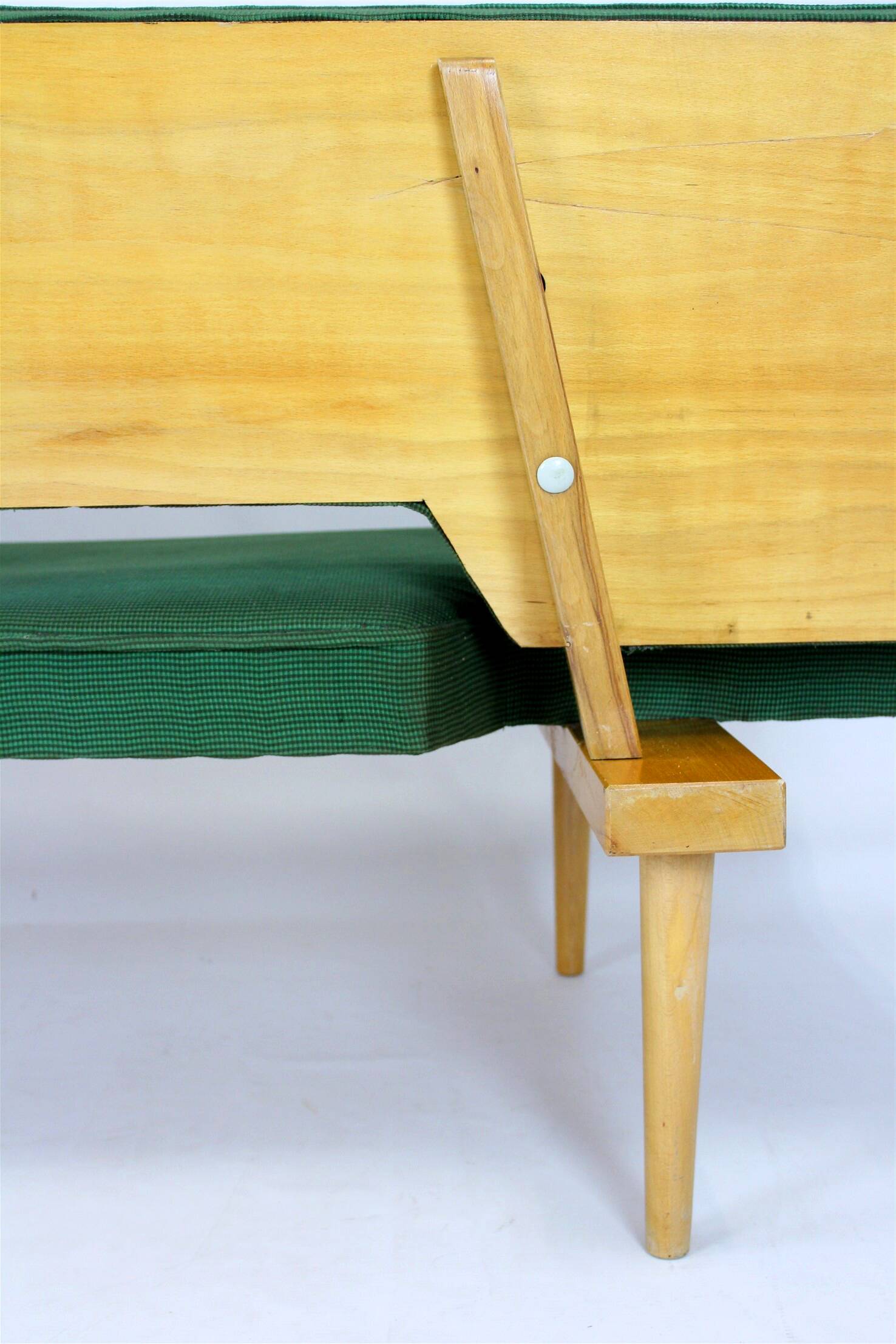 Sofa by Miroslav Navratil for Drevopodnik Brno, 1960s