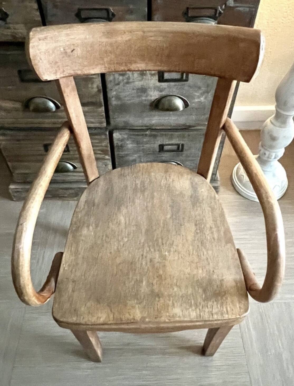 Lot 4 Old Children's Chairs