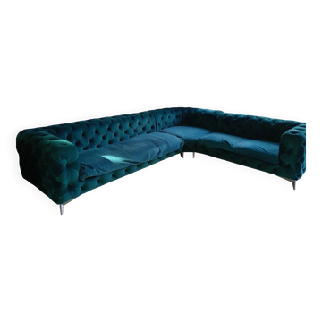 Chesterfield corner sofa in emerald green velvet, 6 seats.