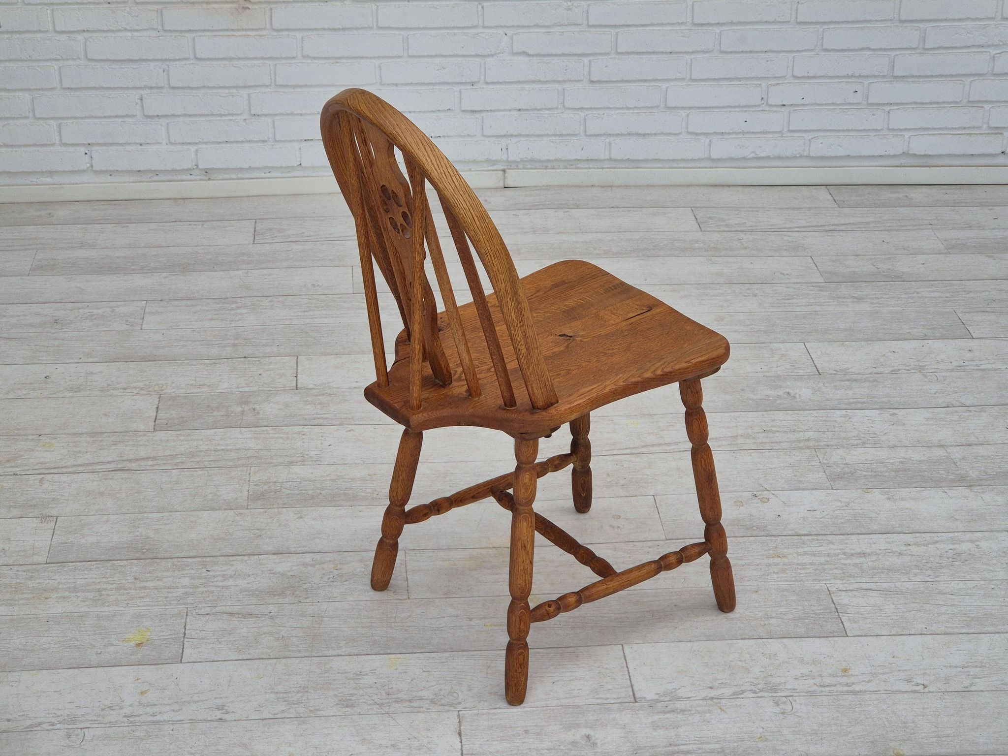 1960s, set of 4 scandinavian dining chairs in solid oak wood, original good condition.