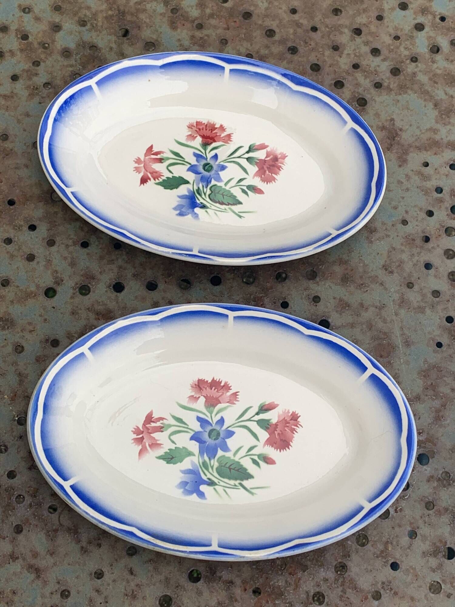 Lot composed of a deep dish and two small serving dishes, Elorn, digoin and sarreguemines model