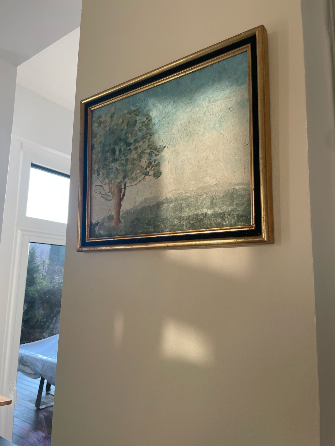 Solitary tree Daburon