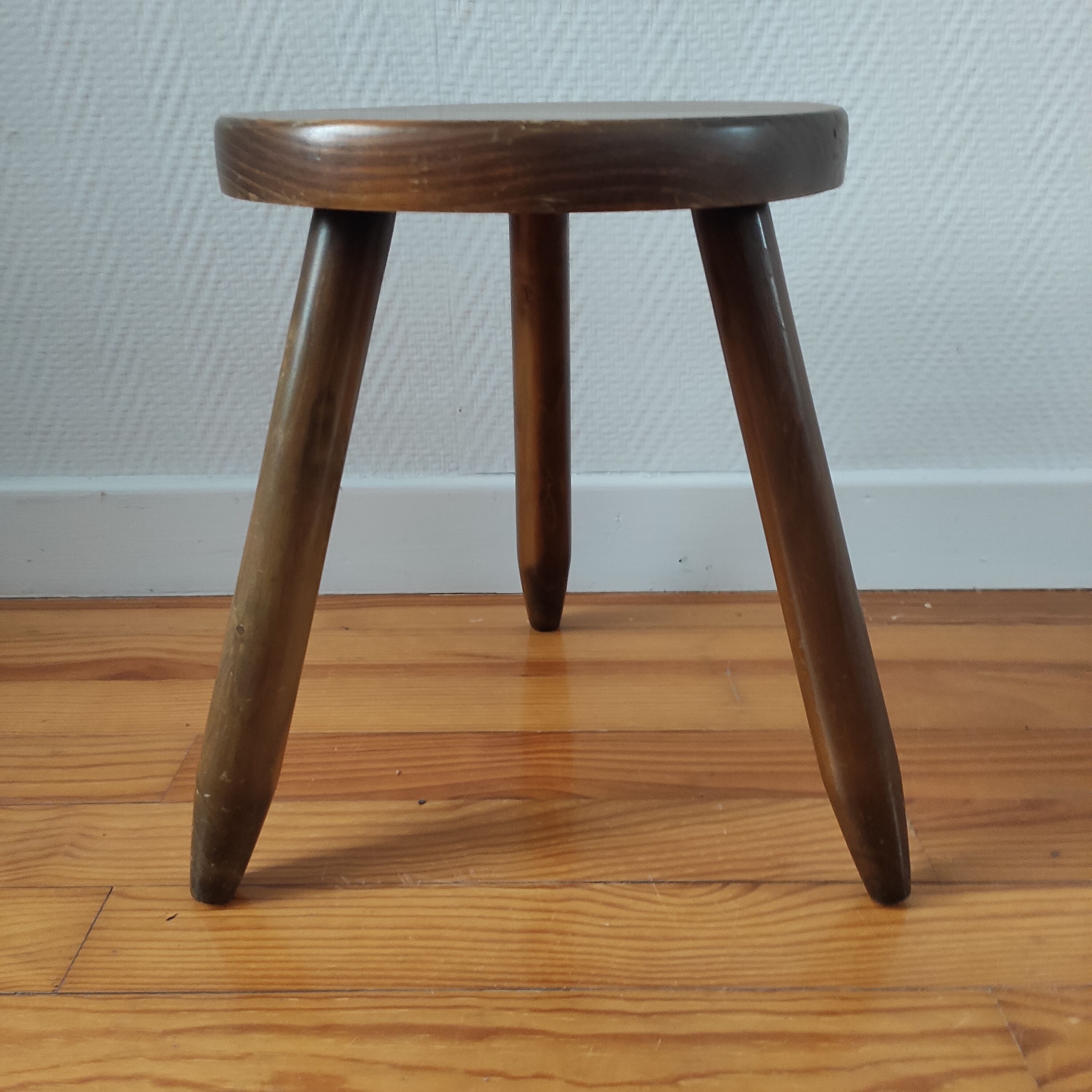 Tripod stool