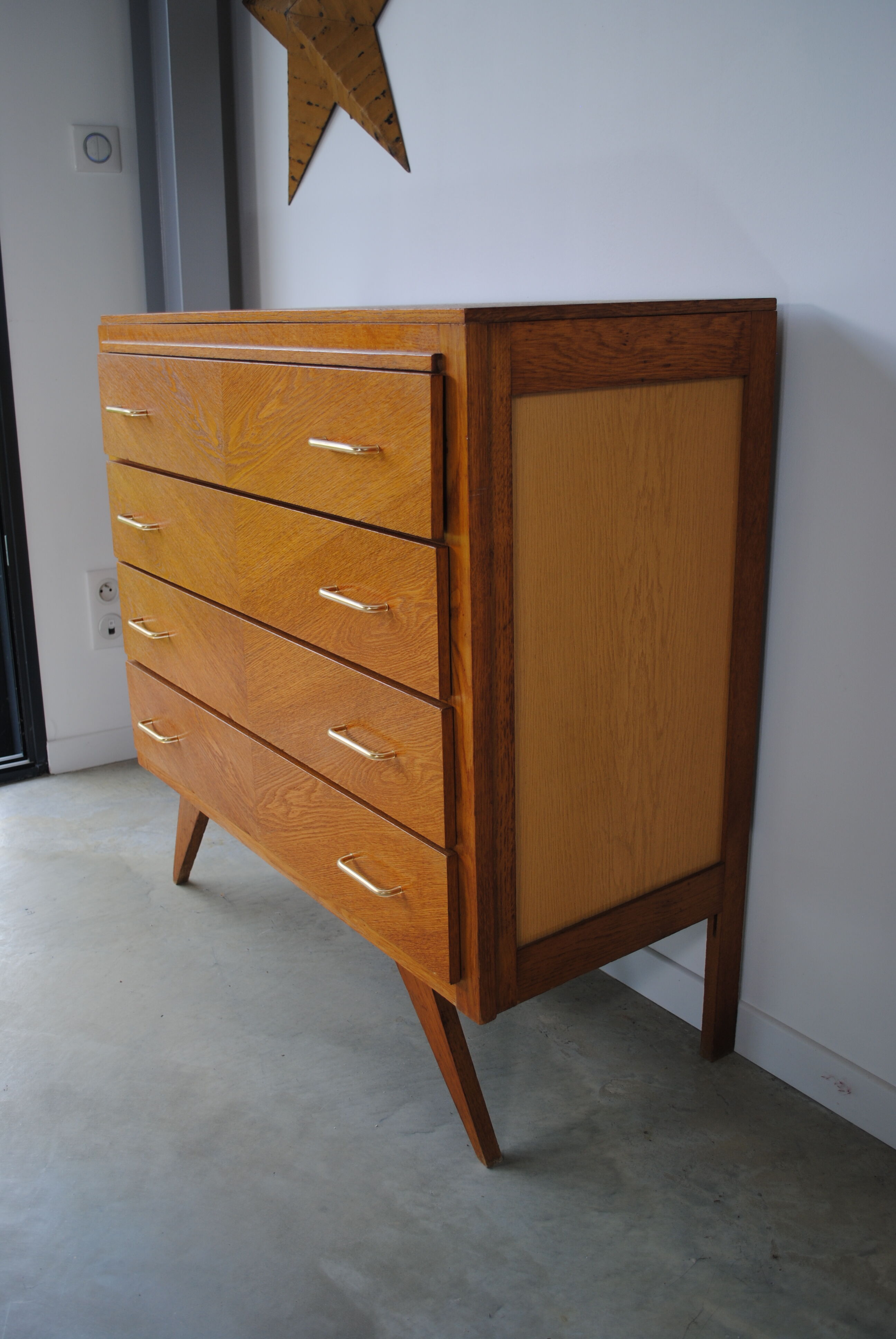 Chest of drawers feet compass 1970