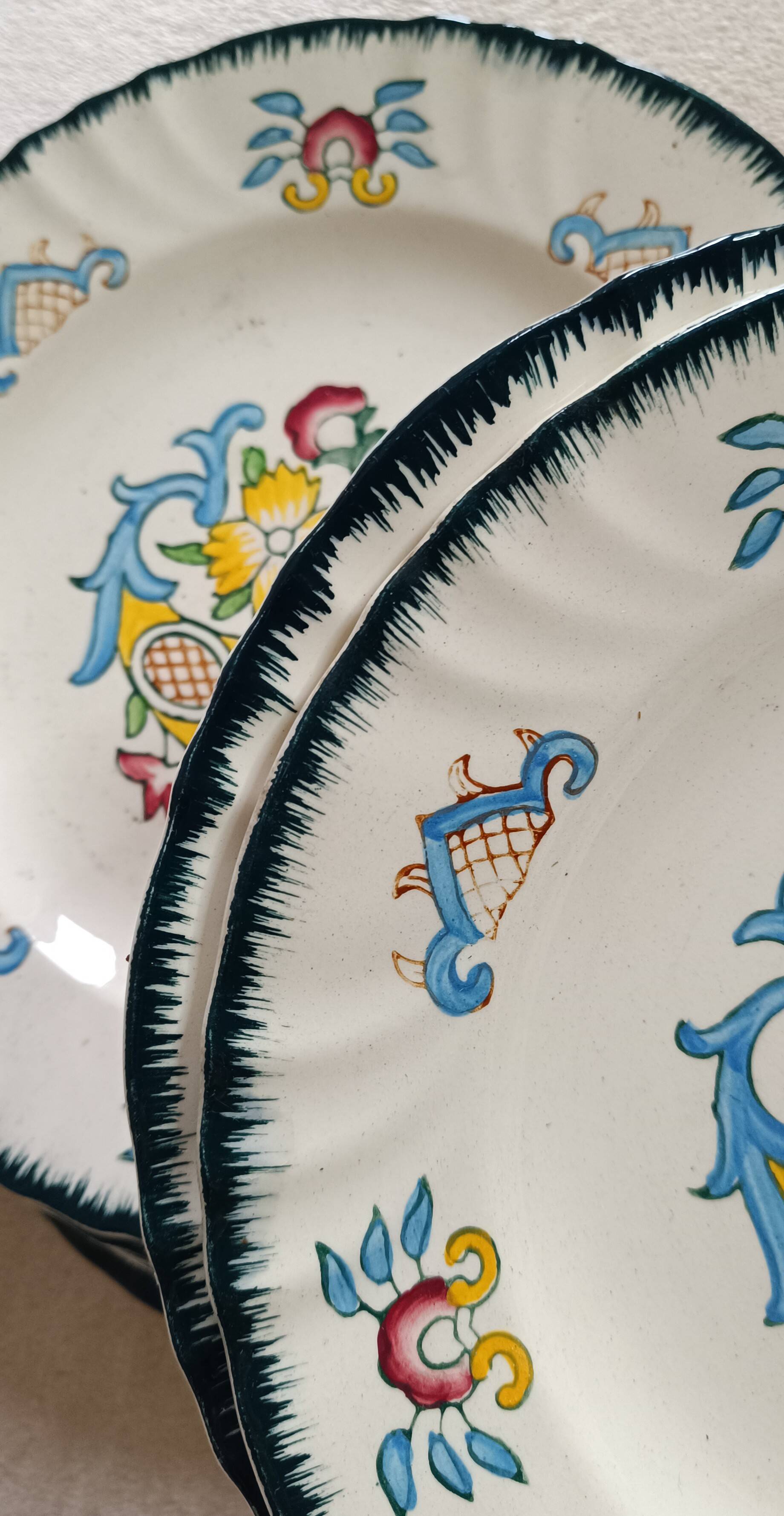 Set of 8 vintage Longwy Vieux Rouen dessert plates