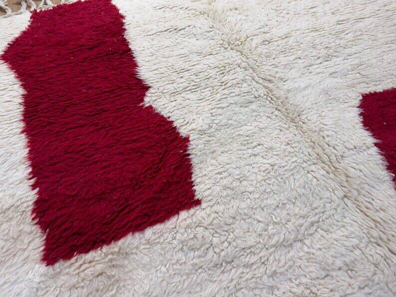 Berber rug in natural wool, size 150 x 250 cm