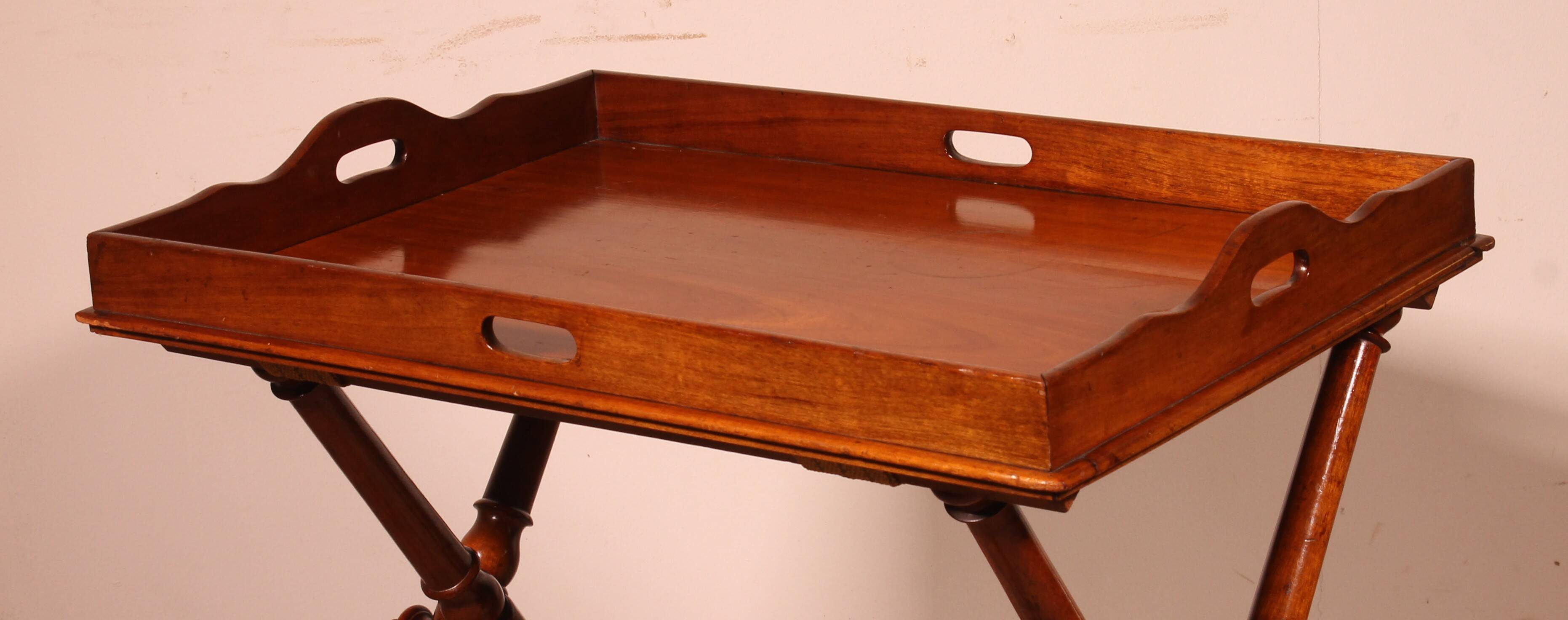 Servant Butler Tray in solid mahogany from the early 19th century.