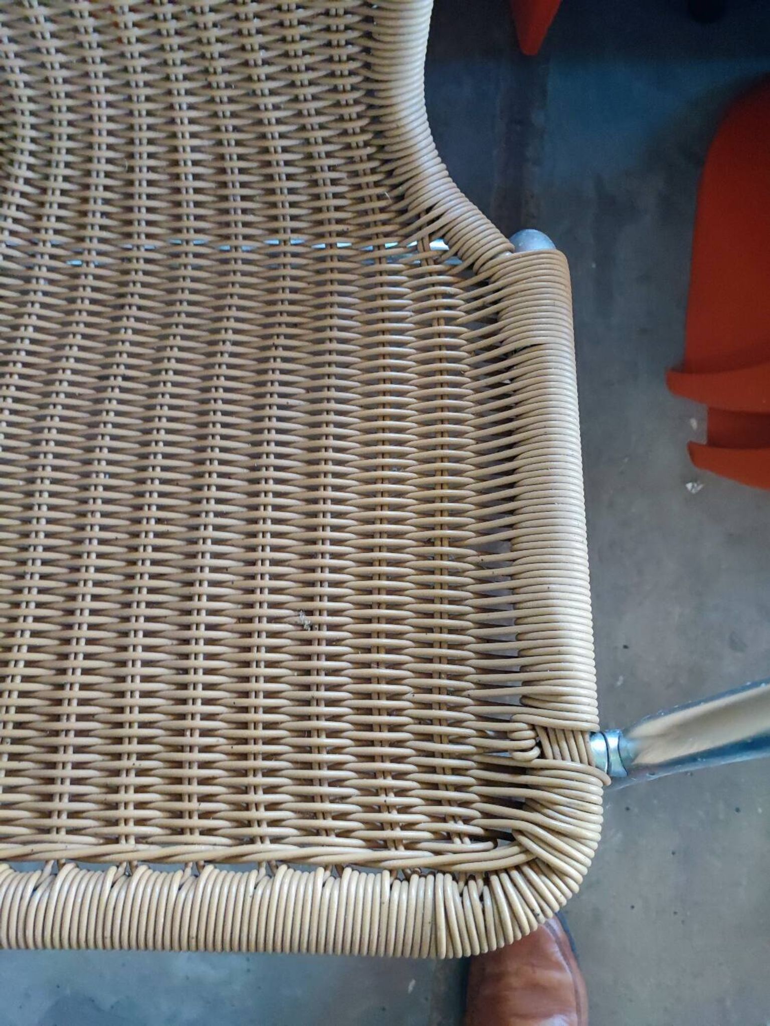 Chaises scoubidou et aluminium