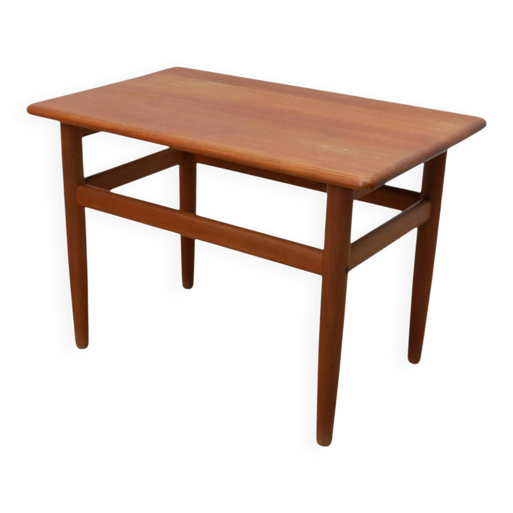 Table d'appoint danoise par Niels Bach